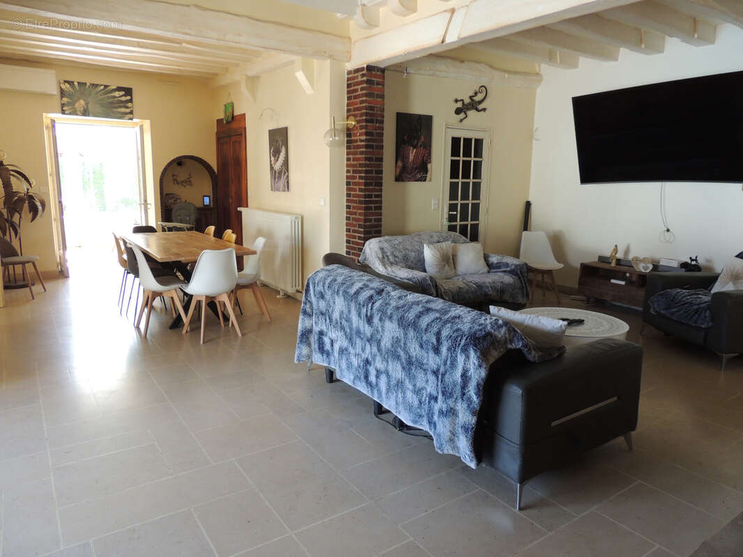 Maison à MONTEREAU-FAULT-YONNE