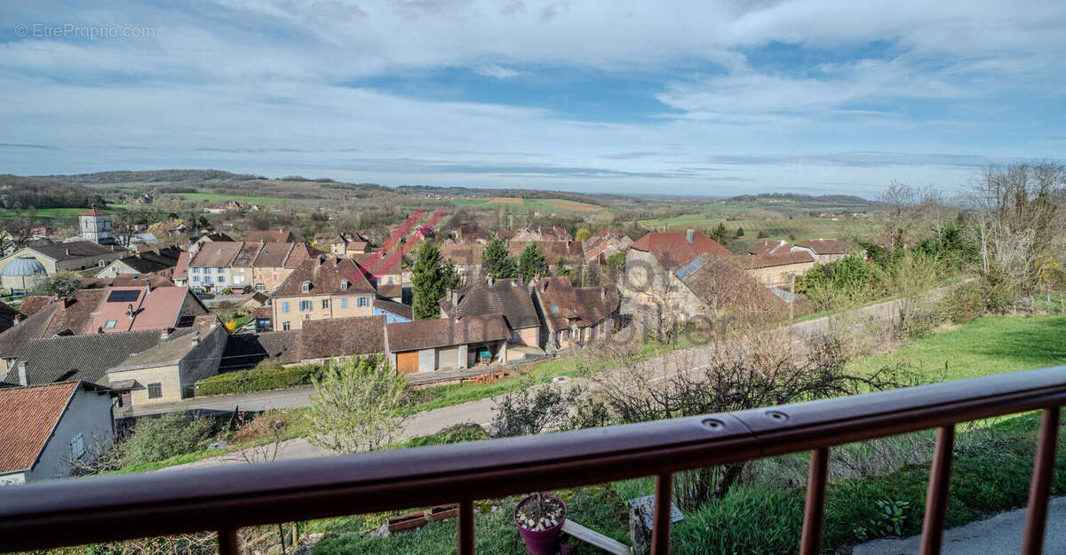 Maison à LONS-LE-SAUNIER