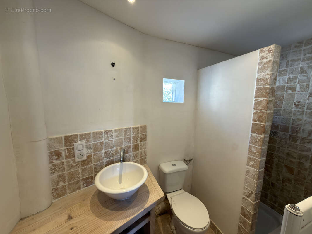 Maison à SAINT-QUENTIN-LA-POTERIE