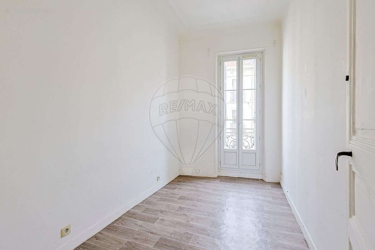 Appartement à MARSEILLE-4E