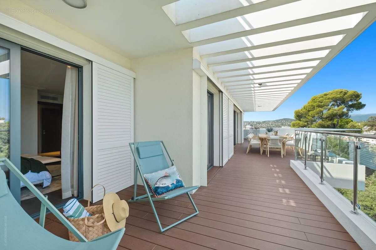 CAP D'ANTIBES -  Sous offre - Penthouse de 185m² dans résidence d'exception - E42 - photo 4