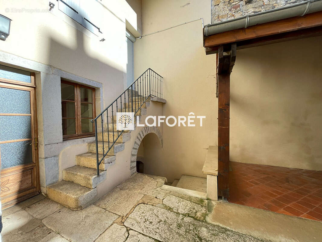 Maison à LONS-LE-SAUNIER