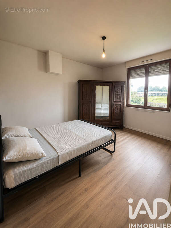Maison 50 m² à Saint-Leger-Des-Pres  - photo 3