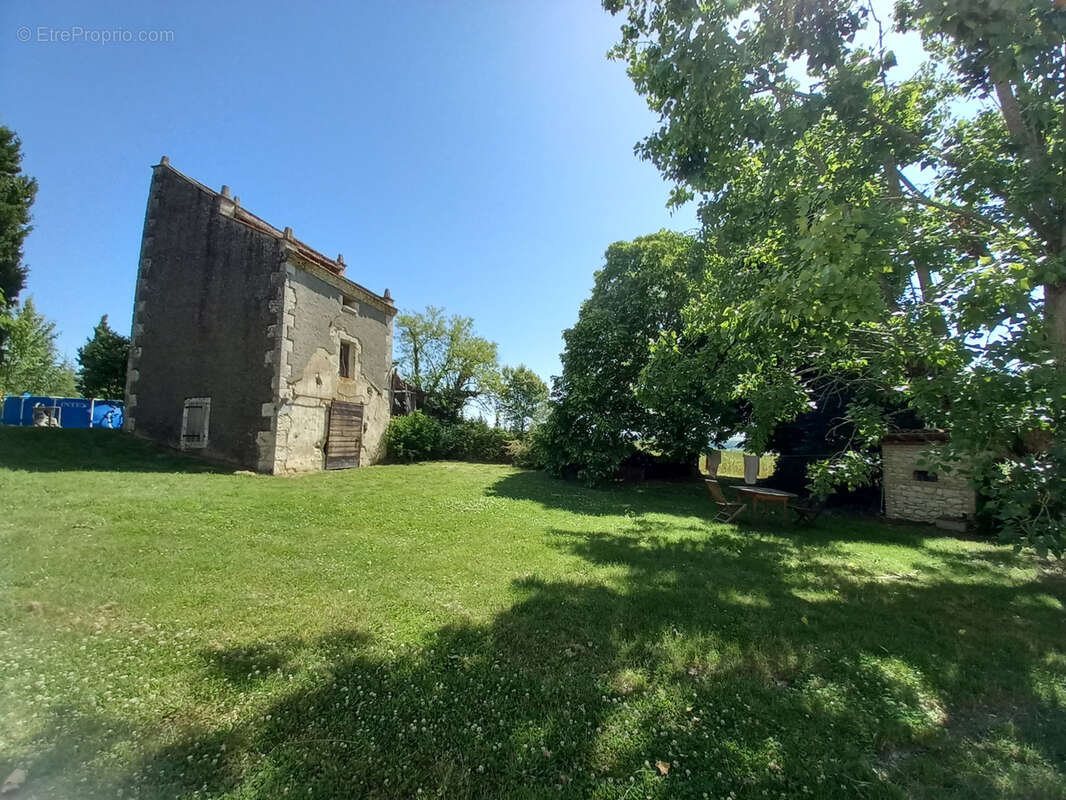 Propriete corps de ferme avec 39 000 m2 de terrain - photo 14