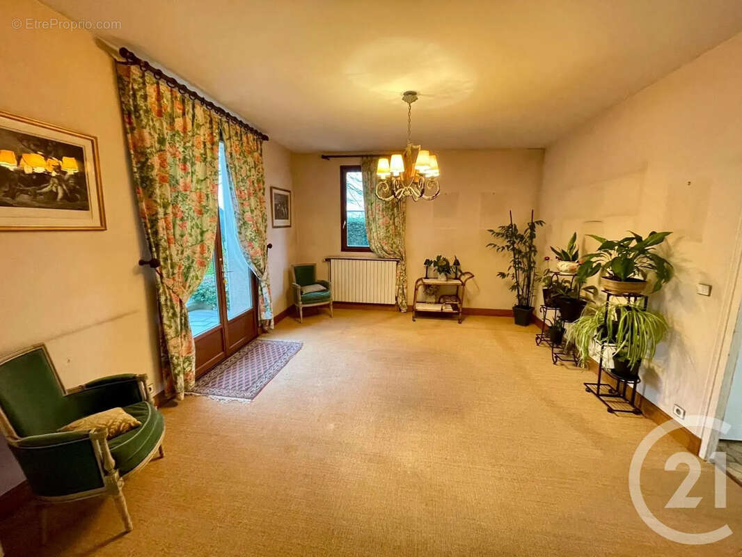 Maison à DAMMARTIN-EN-GOELE