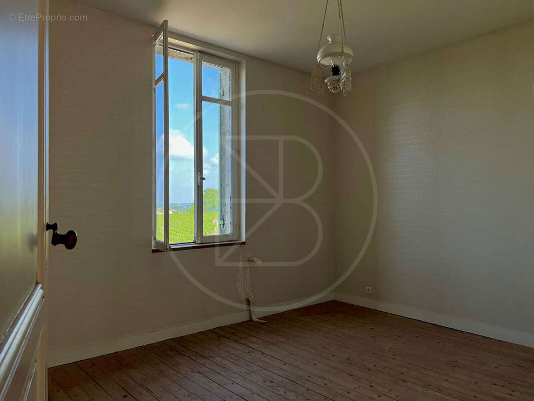 Maison à SAINT-EMILION