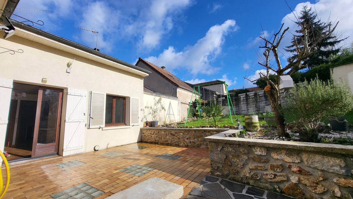 Maison à ROMENY-SUR-MARNE