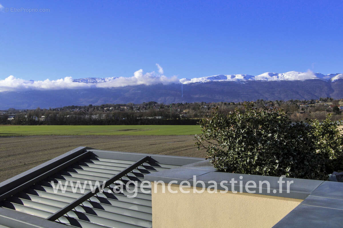 Appartement à FERNEY-VOLTAIRE