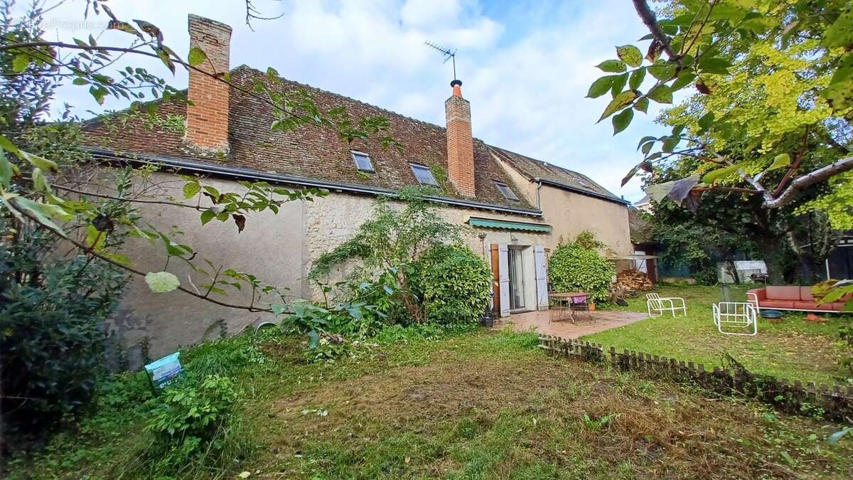 Maison à LIMERAY