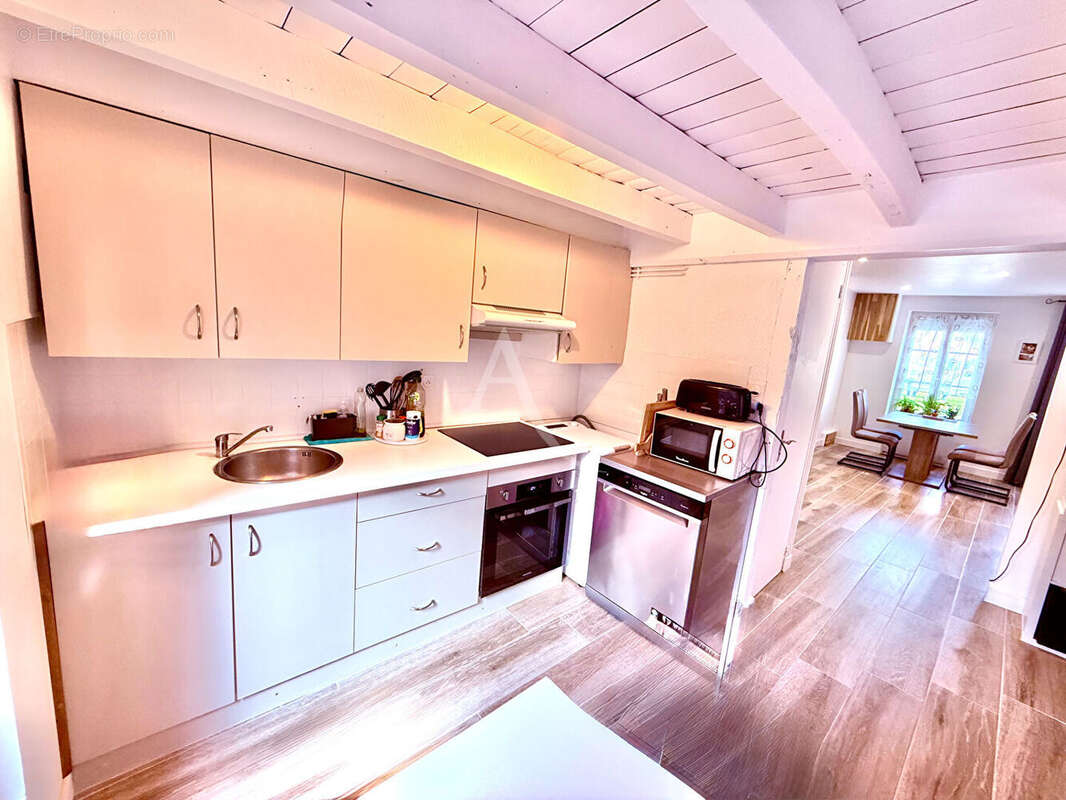 Maison à MARCILLY-EN-VILLETTE