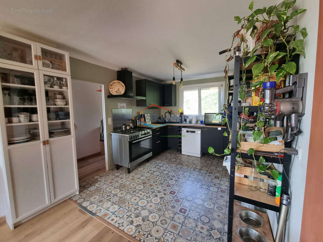 Maison 86 m² à Saint-Etienne-De-Montluc  - photo 6