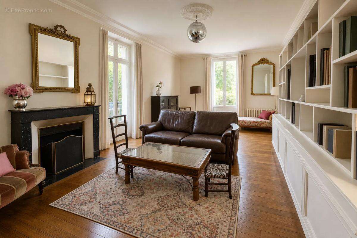 Maison de 8 pièces de 215 m² à Aix-Villemaur-Pâlis - photo 5