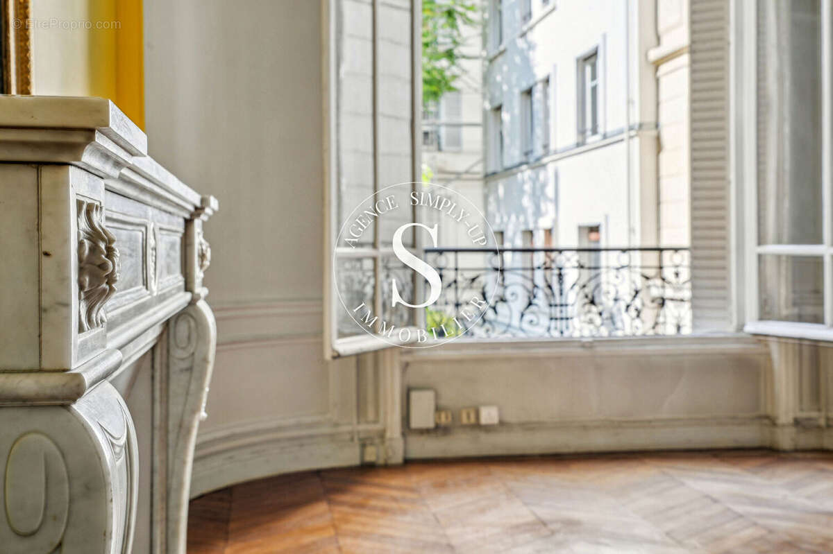 Appartement à PARIS-6E
