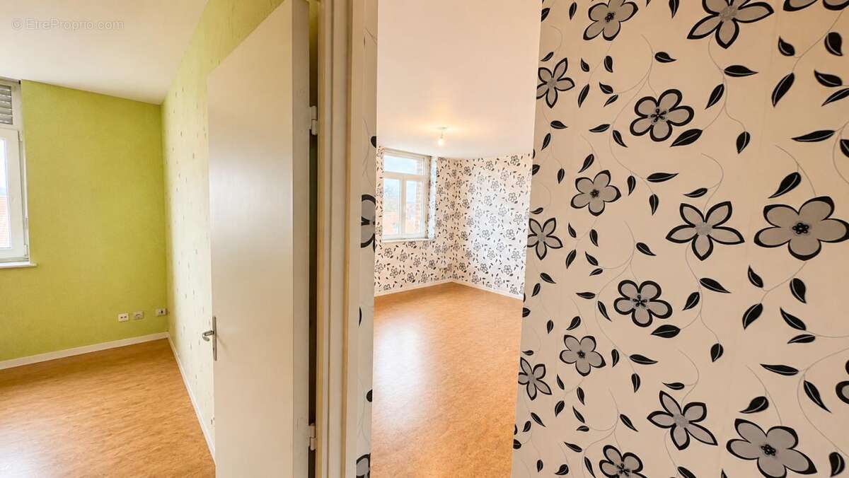 Pour investisseurs !! appartement 57 m² .t2 possibilité t3 –.hyper centre tourcoing . 69 800 € fai – rentabilité jusqu’à 14 % - photo 5