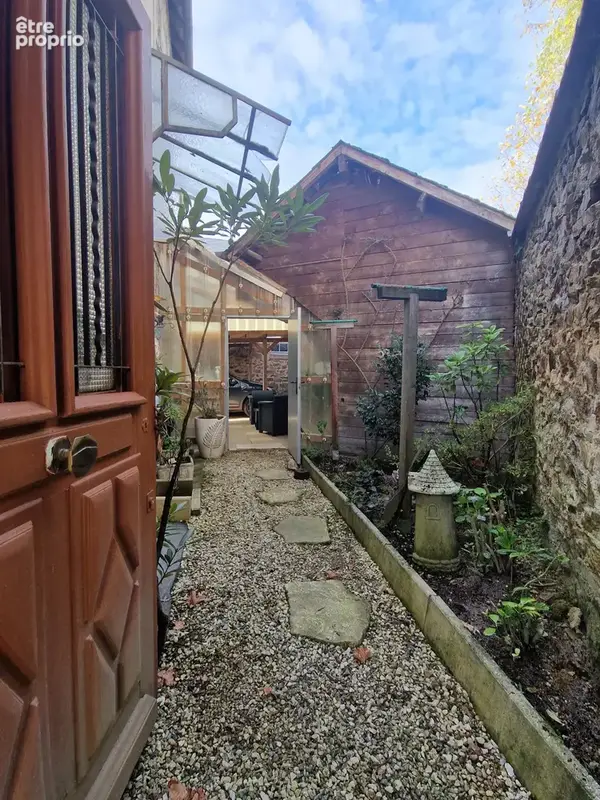 Maison de charme en pierres avec des espaces extérieurs très cosy. - photo 8
