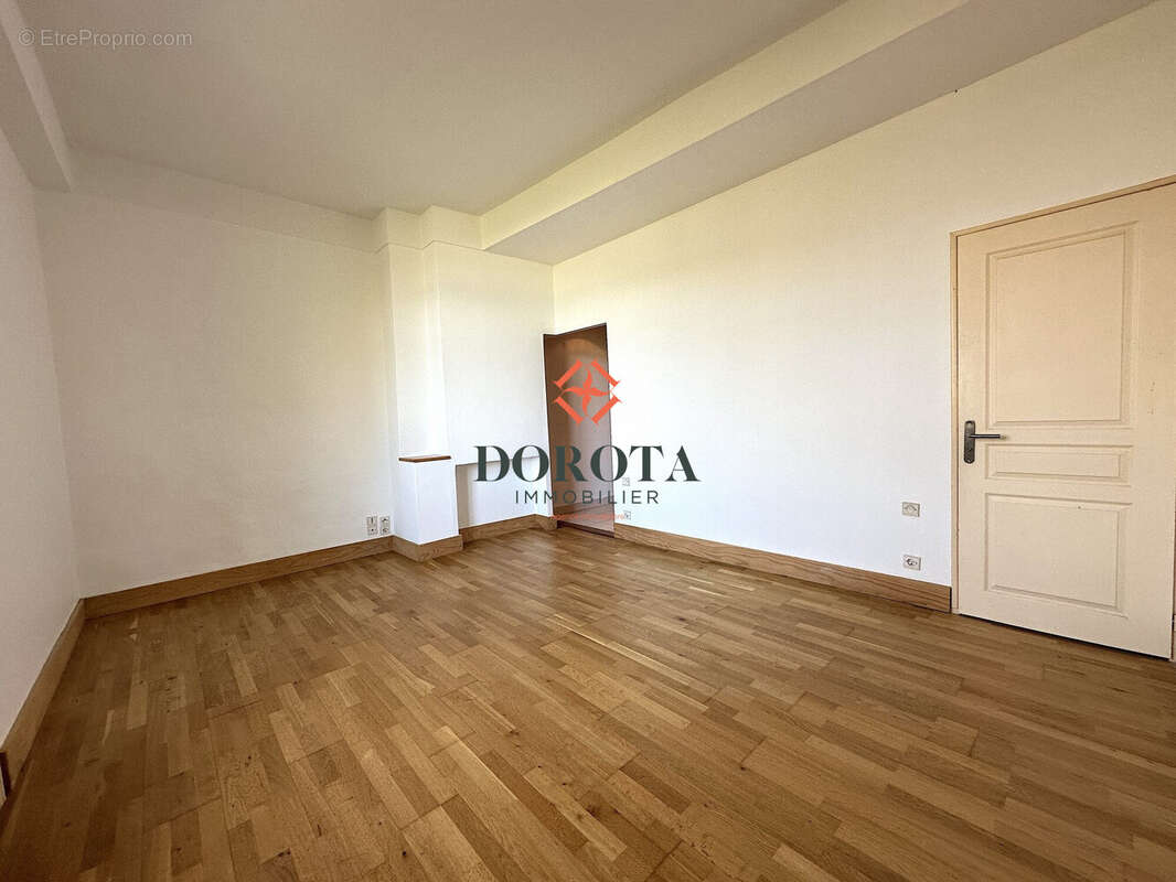 Appartement à SAINT-MARTIN-D'HERES