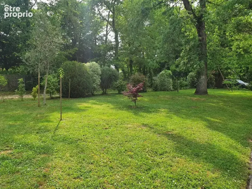 Terrain à CHESSY