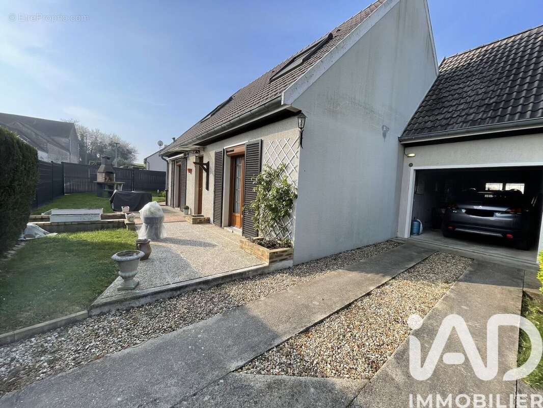 Maison 110 m² à Noisy-Rudignon  - photo 3