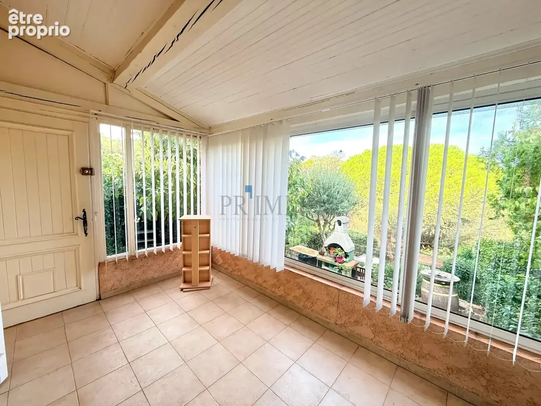 Maison sur 2 niveaux proche centre de roquebrune - photo 6