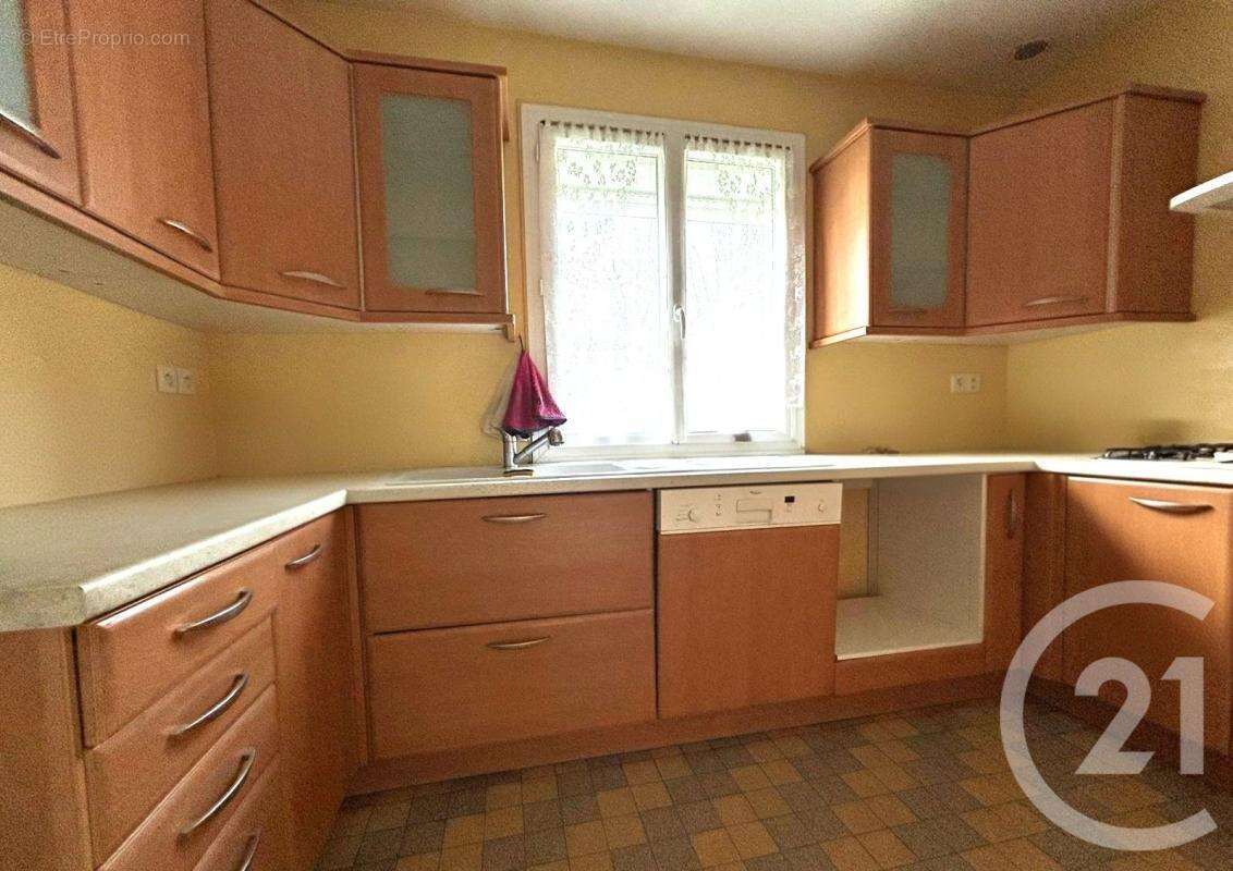 Maison à VERNEUIL-EN-HALATTE