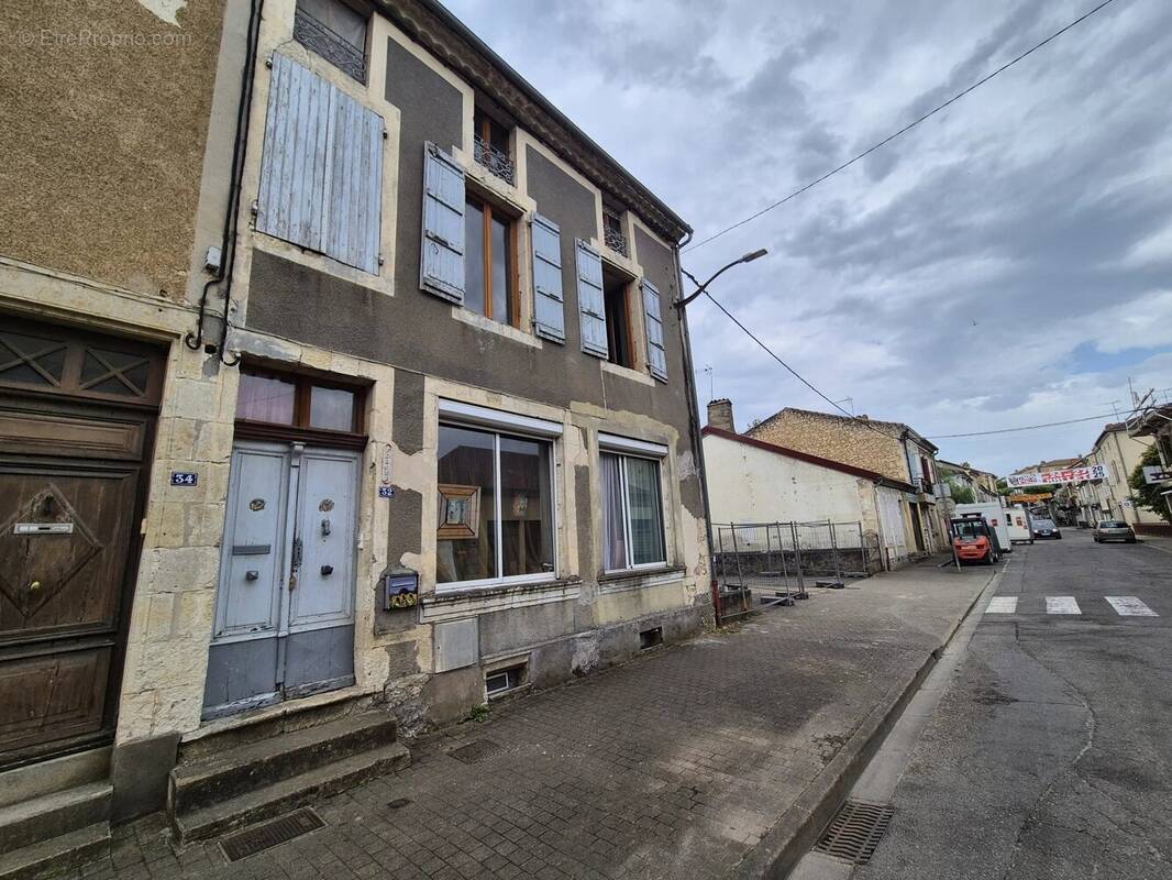 Appartement à VIC-FEZENSAC