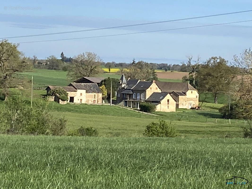 Maison à MONTBAZENS