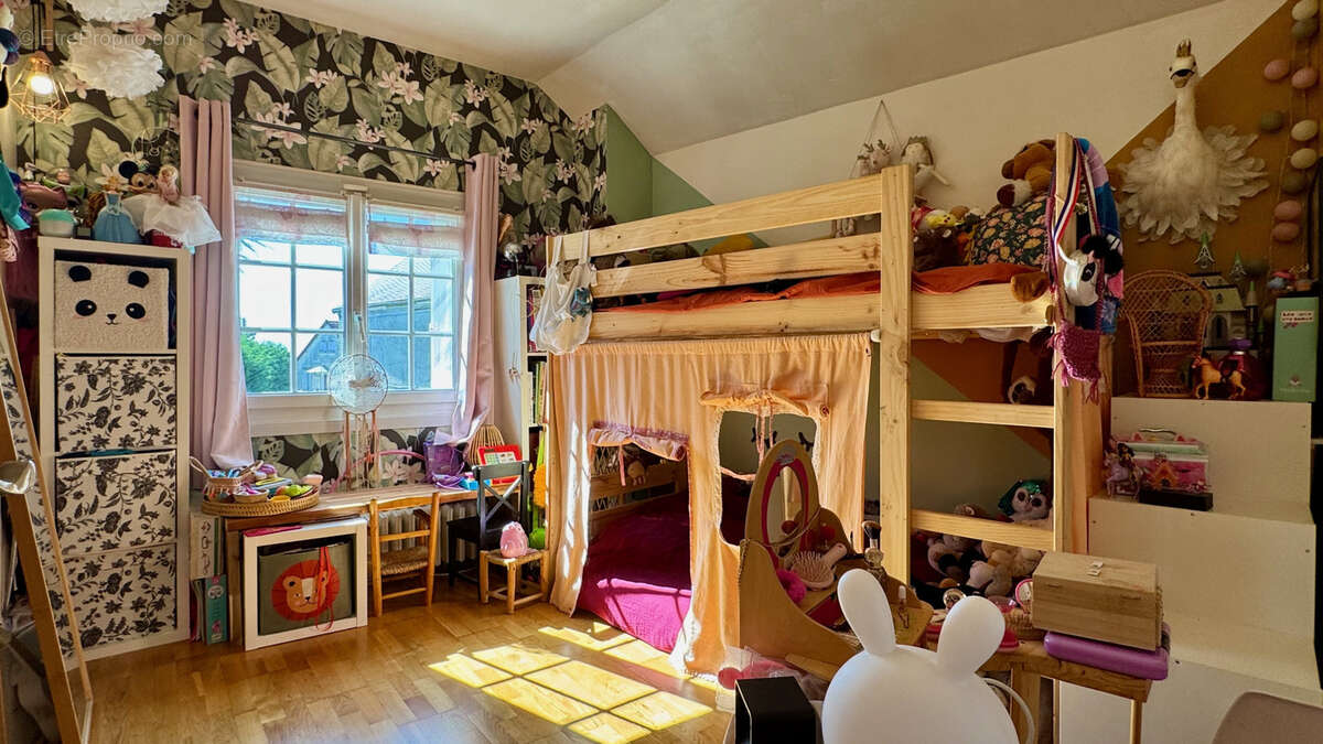 Maison à SAINT-NOM-LA-BRETECHE