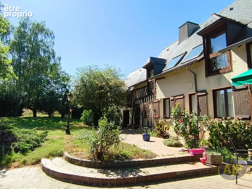 Maison à MONTGERMONT