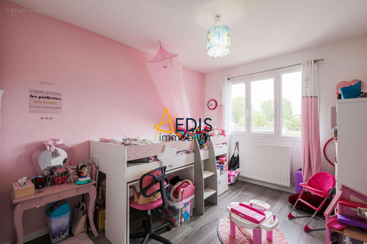 Chambre 3 - Appartement à ECHIROLLES