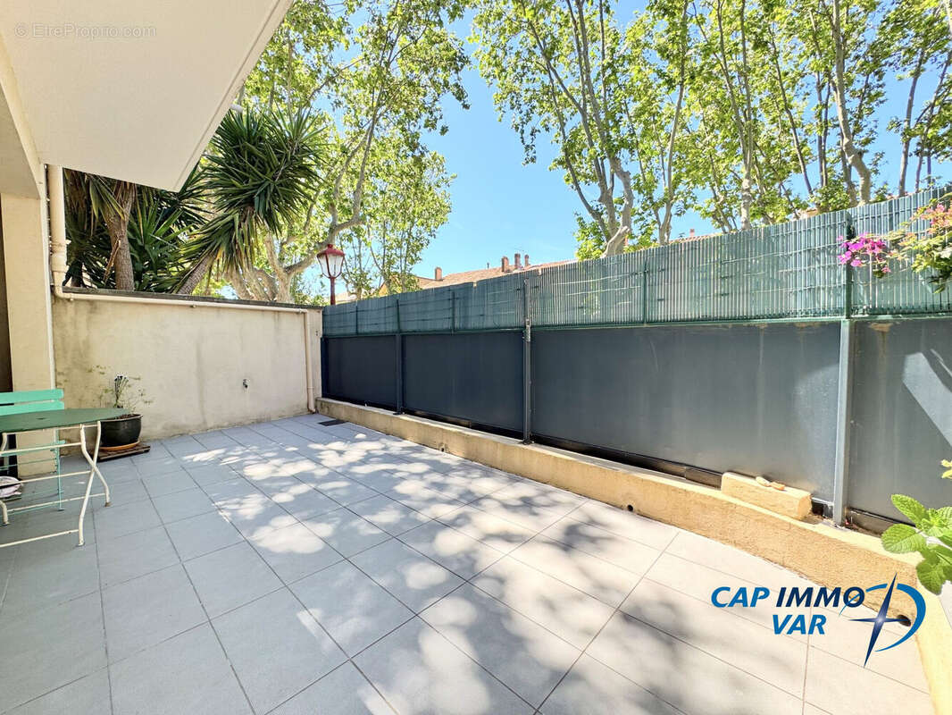 Appartement à SAINT-CYR-SUR-MER