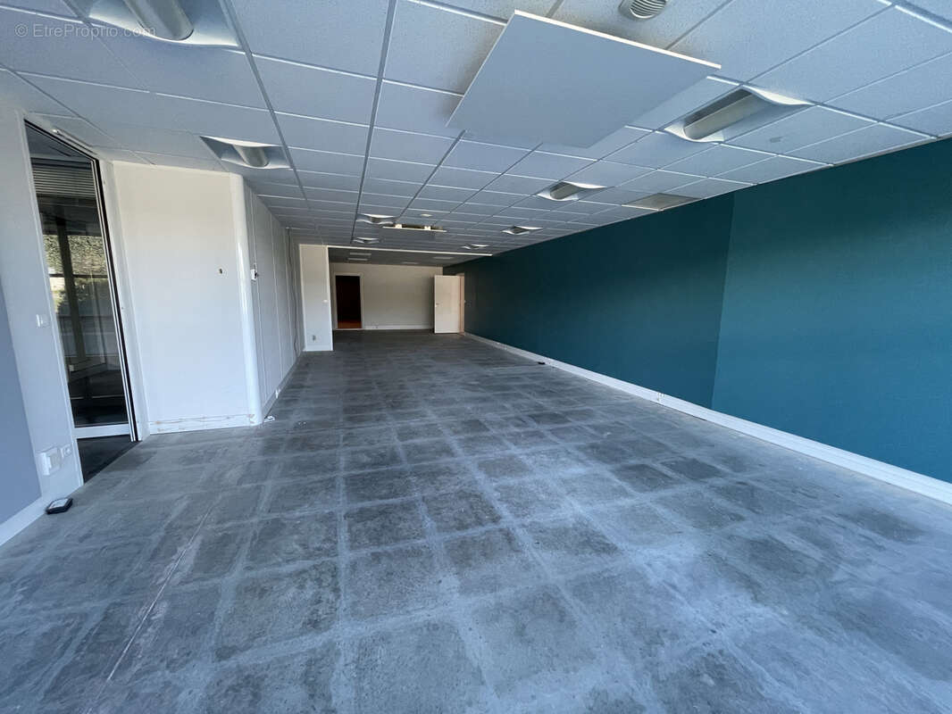 Commerce à HAUTERIVES