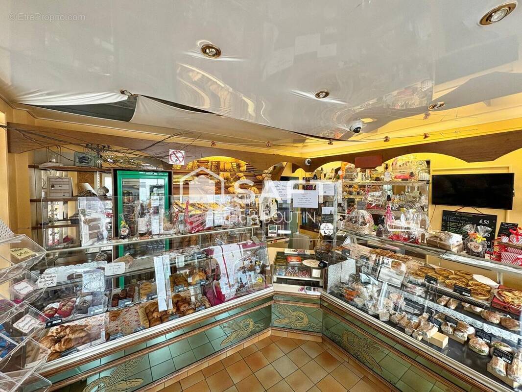 Photo 1 - Commerce à NIORT