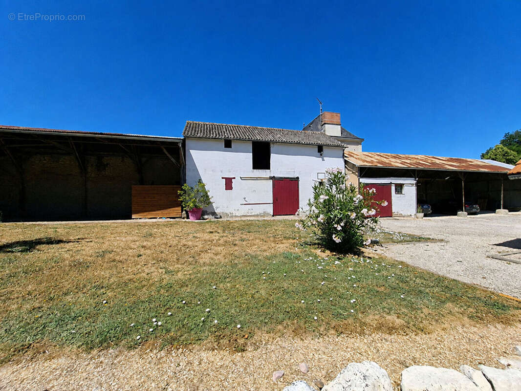 Maison 210m² à antogny-le-tillac - photo 4
