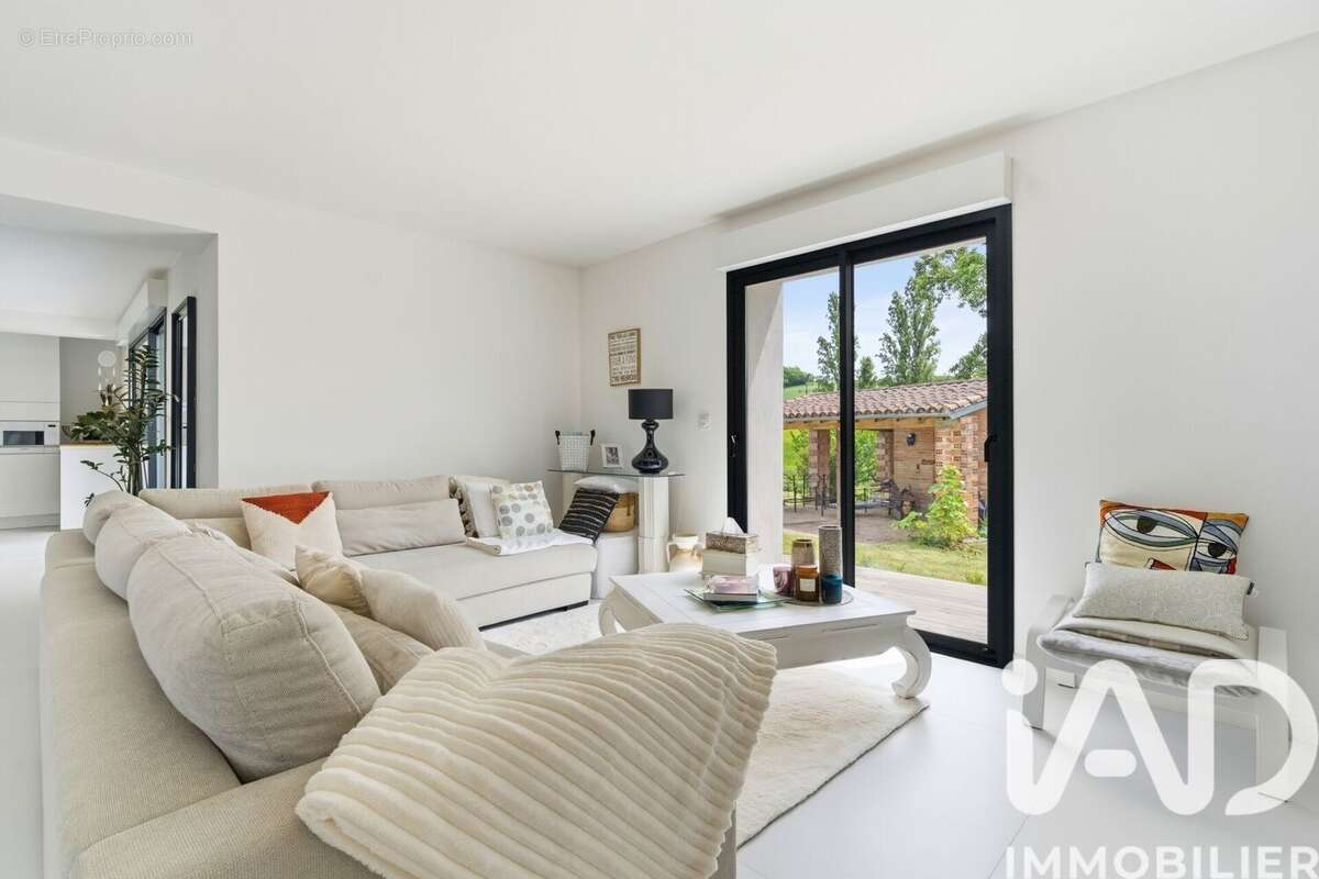 Maison 205 m² à Le Gres  - photo 3