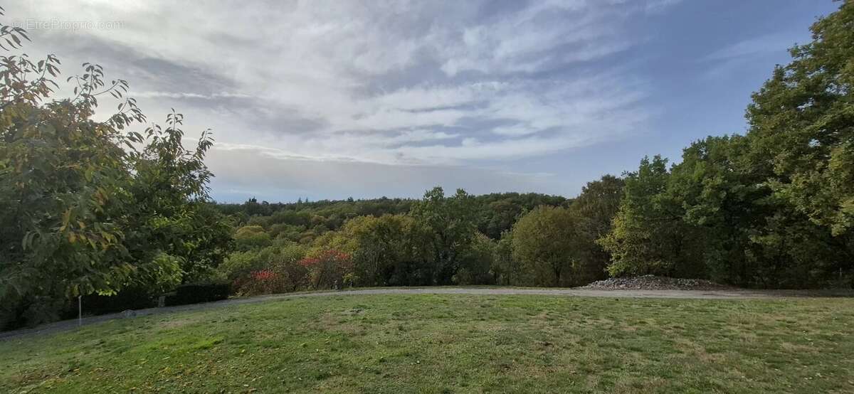 Maison à MONTAIGU-DE-QUERCY