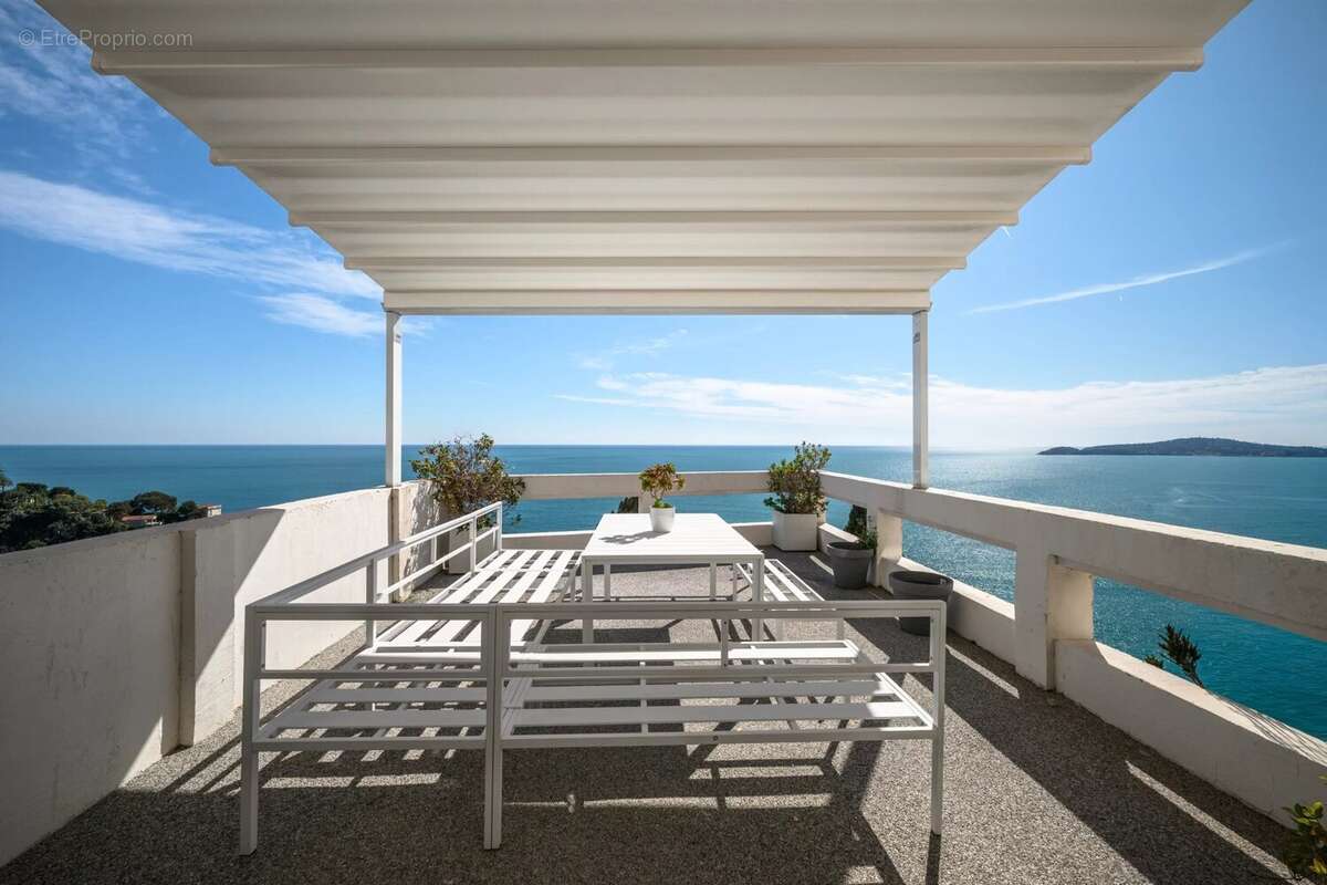 Appartement à CAP-D'AIL