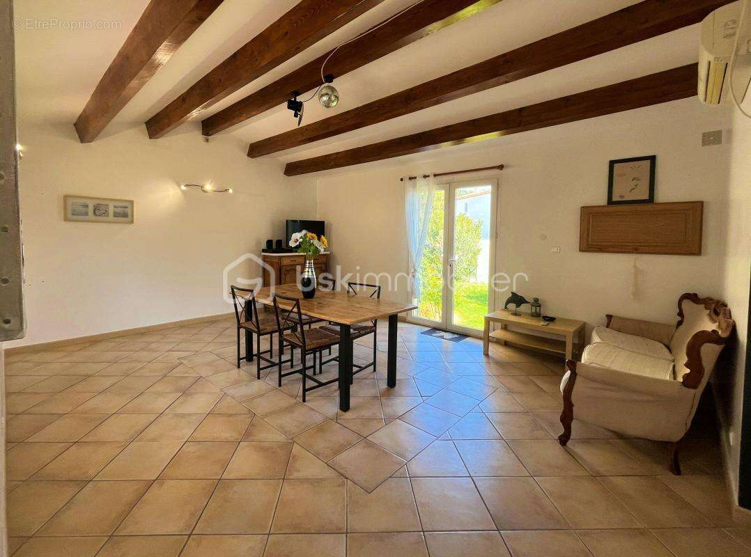 Maison à PELISSANNE