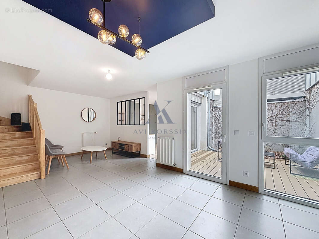 Villeurbanne   Appartement T4 80 m2 avec terrasse, jardin privatif et garage - photo 2