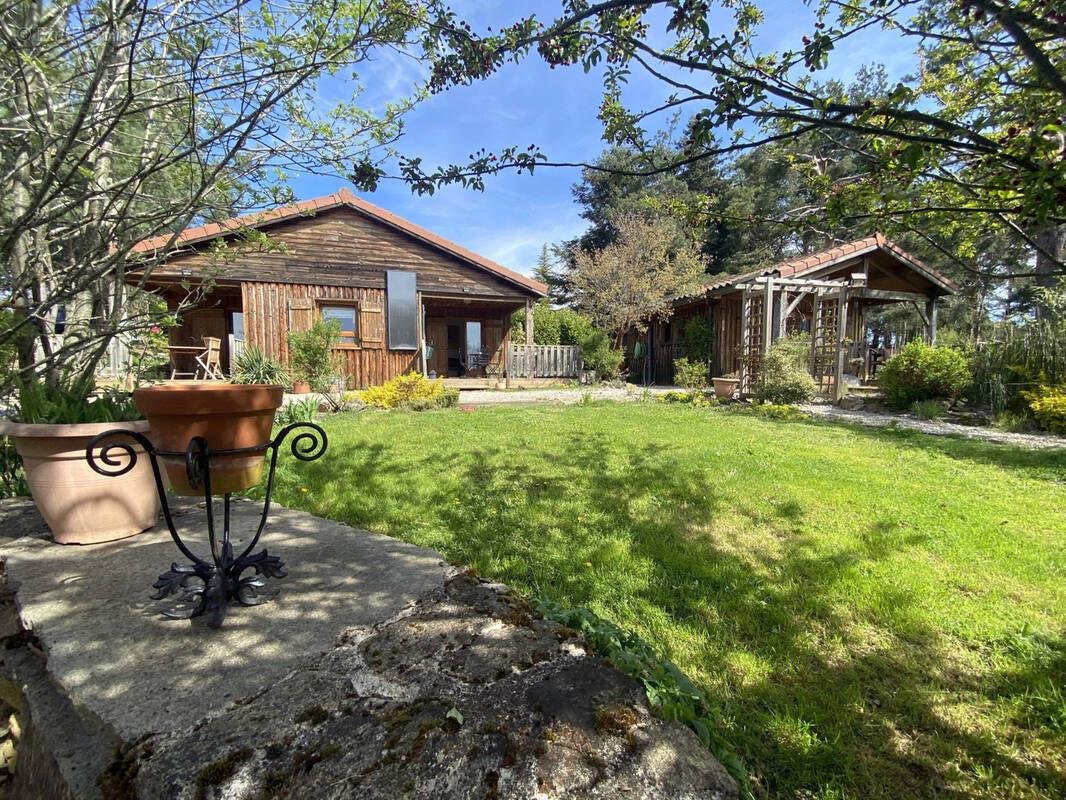 Maison à CRAPONNE-SUR-ARZON