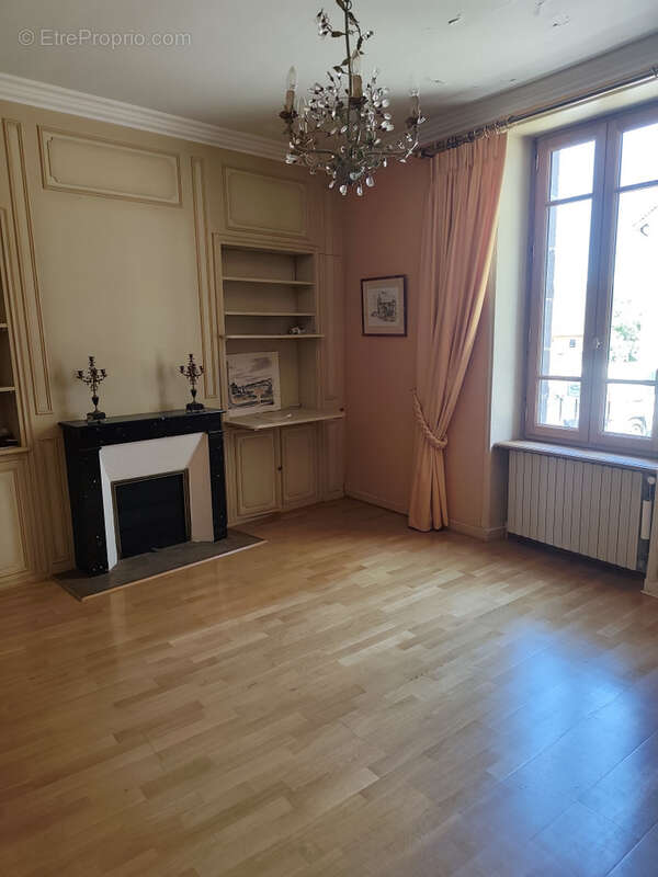 Maison à MURAT-LE-QUAIRE