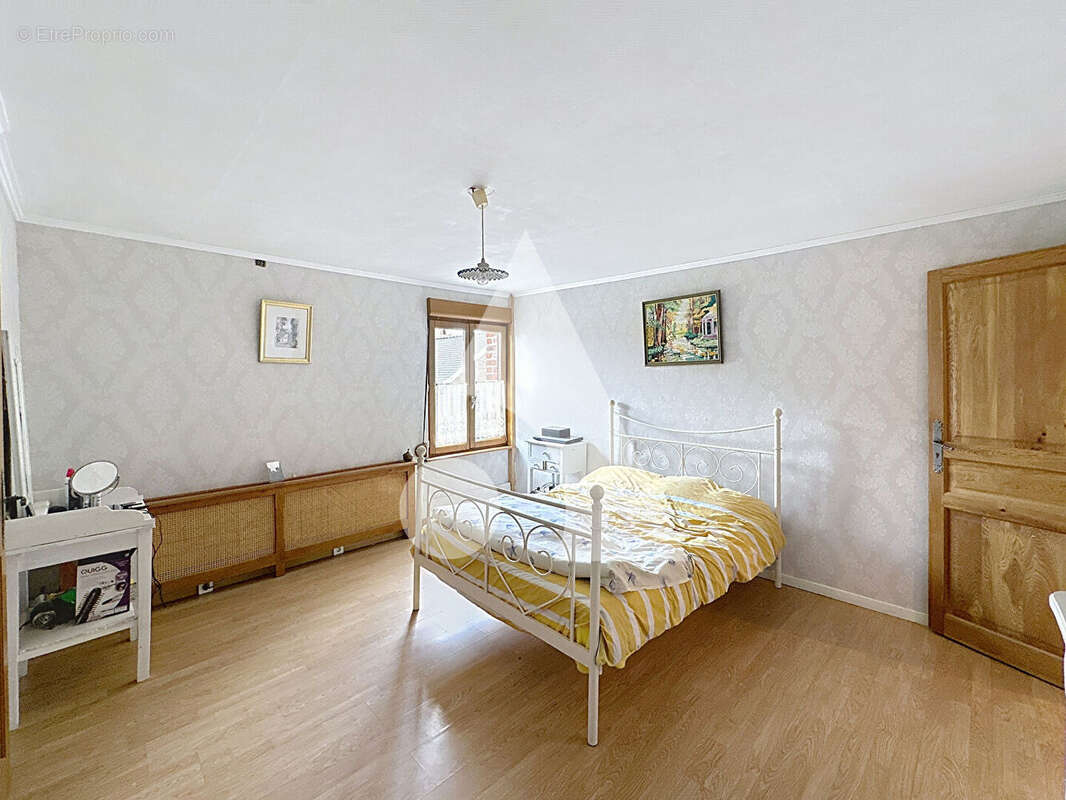 Maison à BRUILLE-SAINT-AMAND