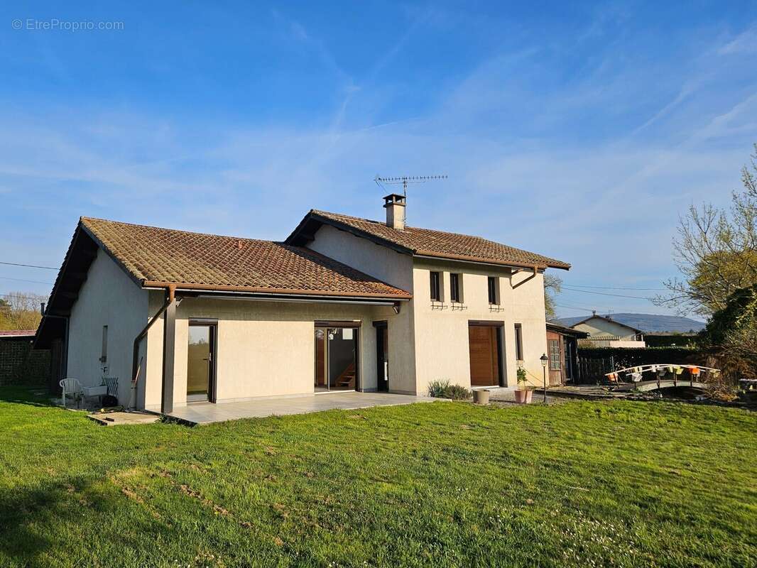 Maison à SAINT-ETIENNE-DU-BOIS