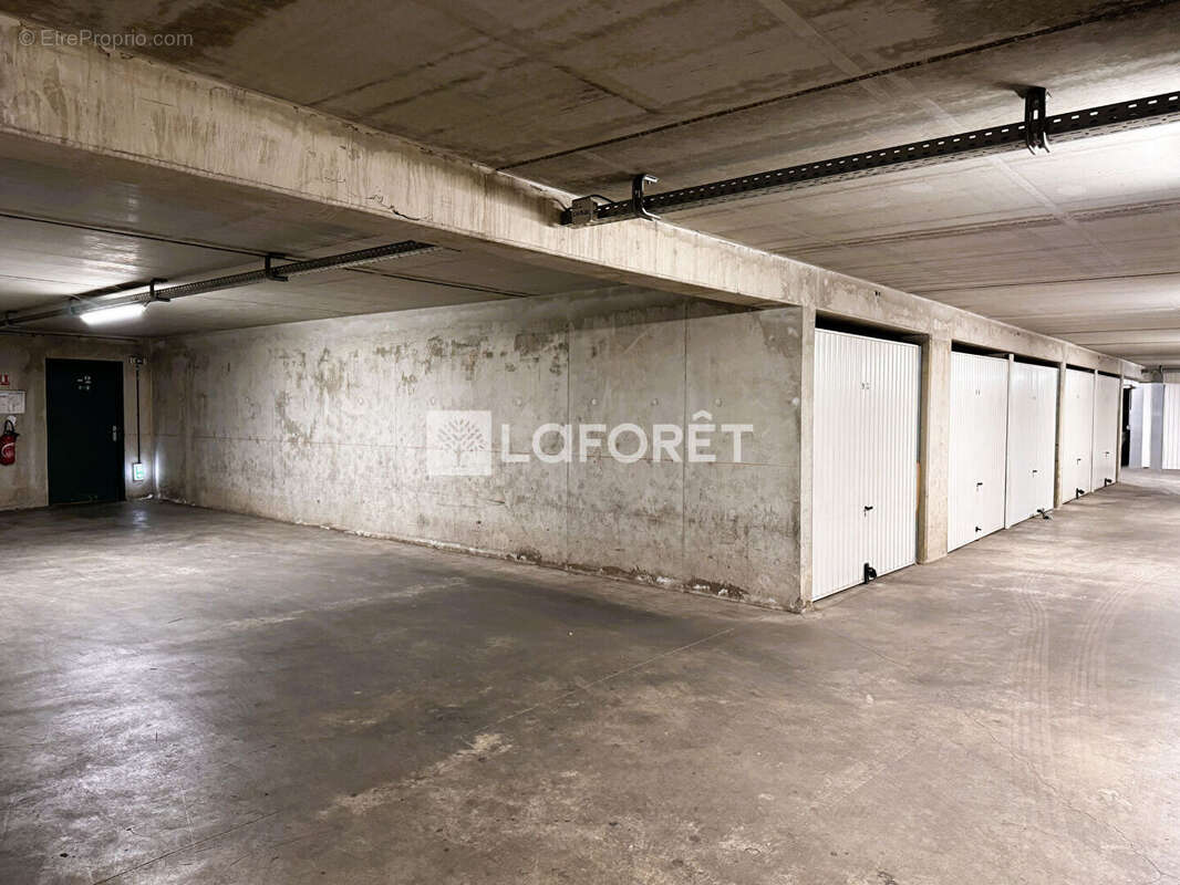 Parking à MARSEILLE-8E