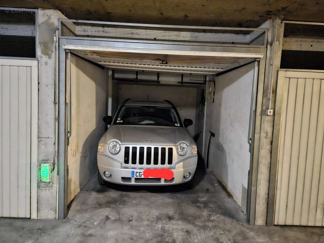 Appartement à SAINT-LAURENT-DU-VAR