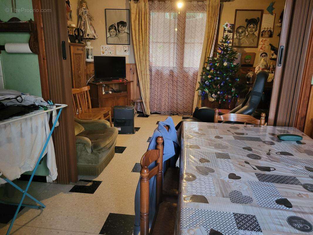 Maison à LEZIGNAN-LA-CEBE