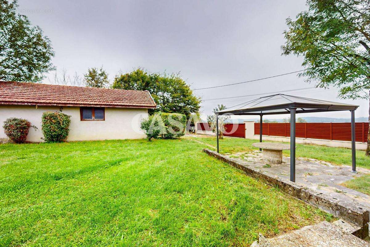 Maison à BOUVESSE-QUIRIEU