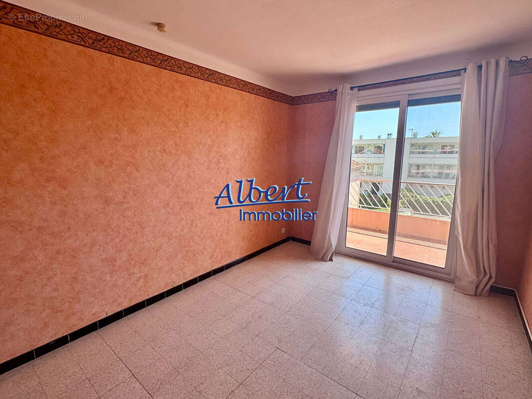 Appartement à SIX-FOURS-LES-PLAGES
