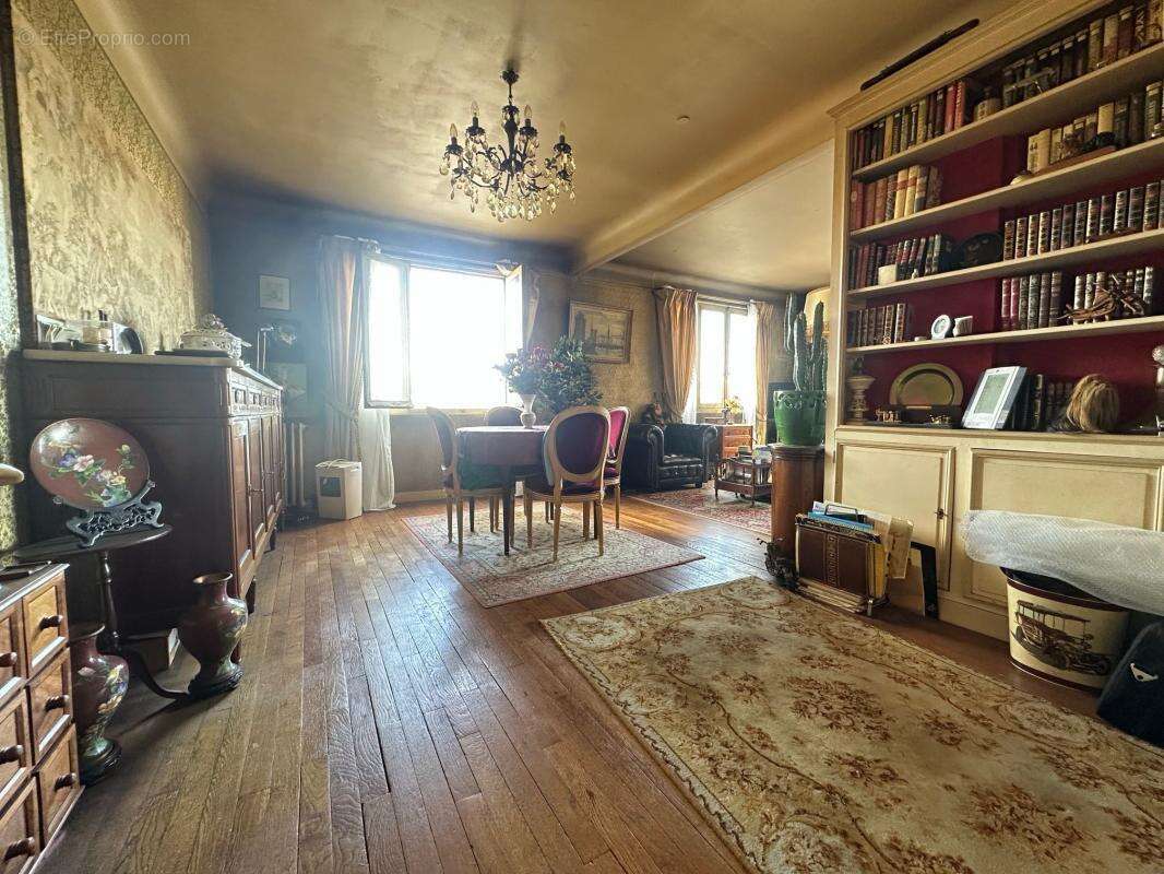 Appartement à SAINT-MAUR-DES-FOSSES