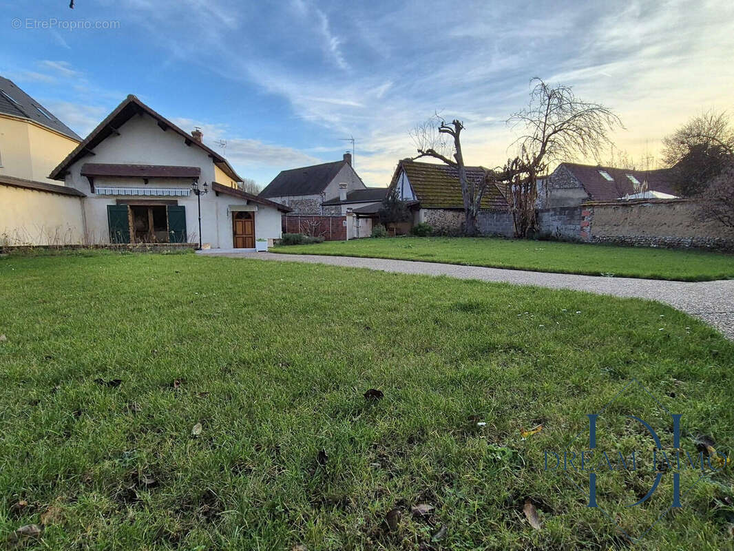 vue de face - Maison à GASNY