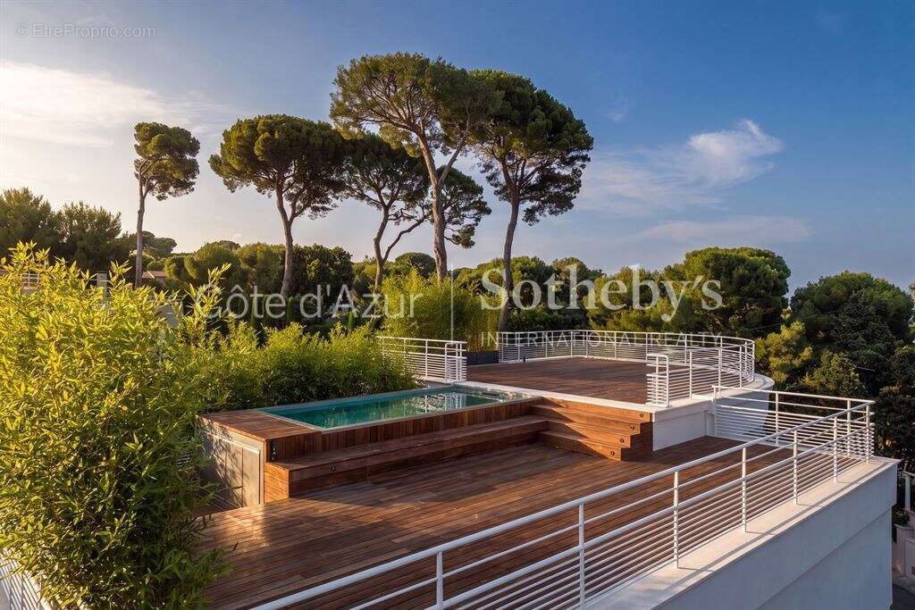 La Garoupe : Villa Art Déco 255 m² avec rooftop piscine - photo 2